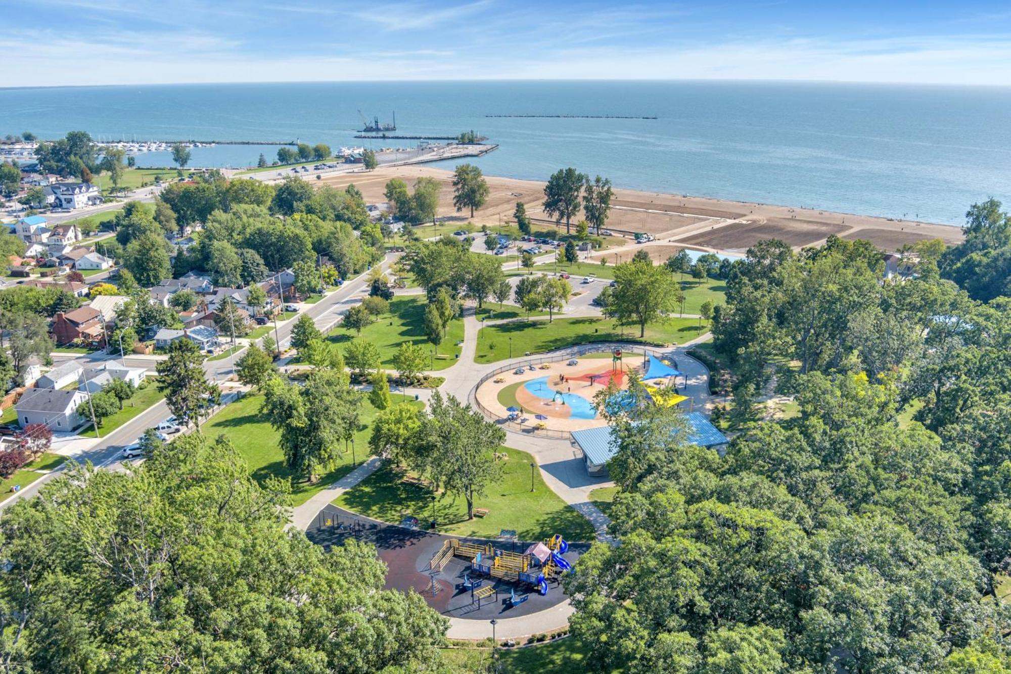Park Bungalow #4 - Seacliff Beach Suites Leamington Extérieur photo