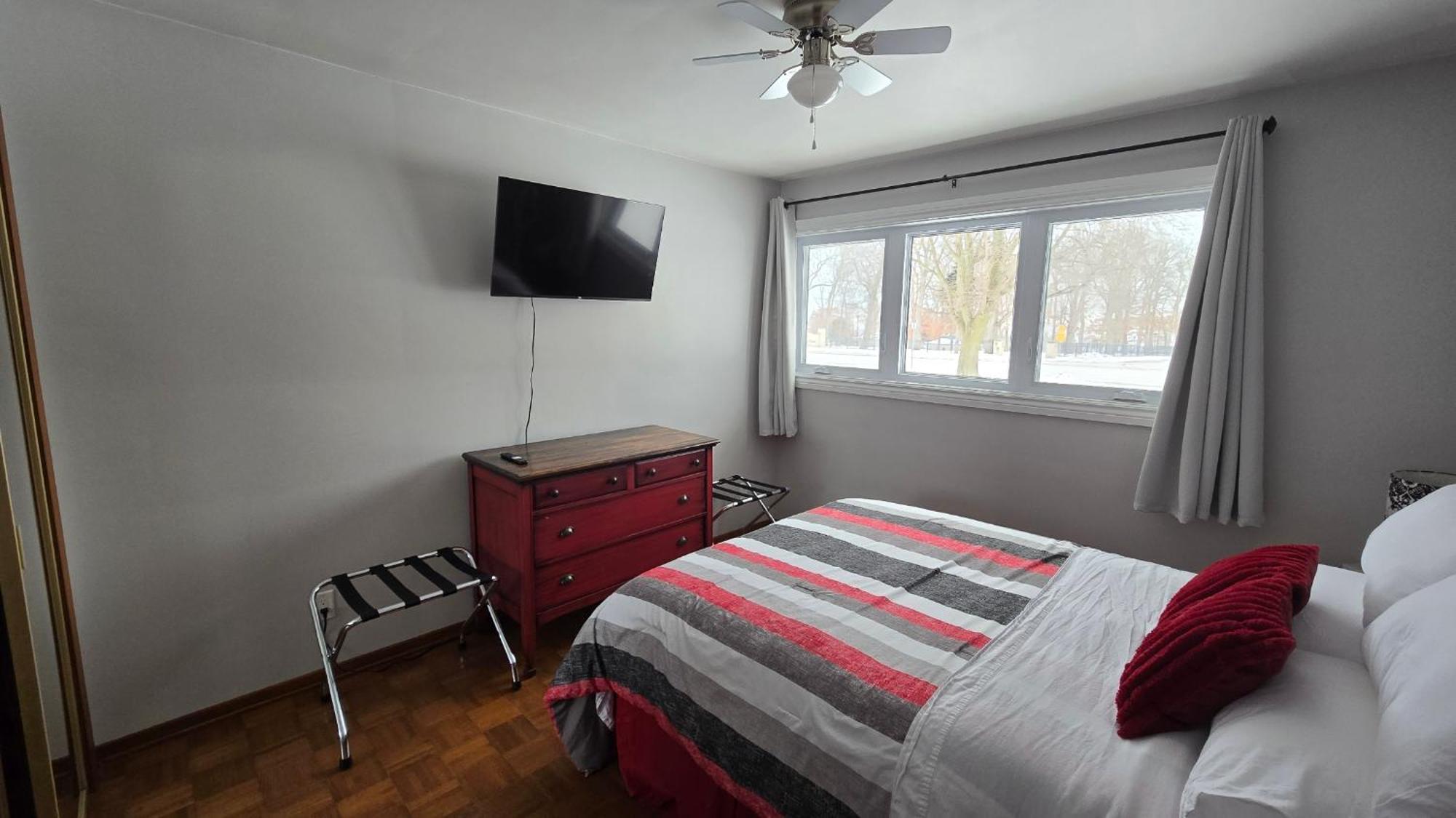 Park Bungalow #4 - Seacliff Beach Suites Leamington Extérieur photo
